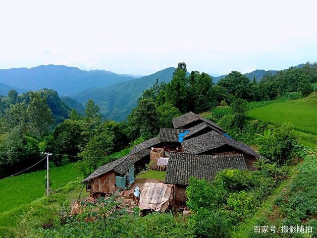 西山堂里雕花楼